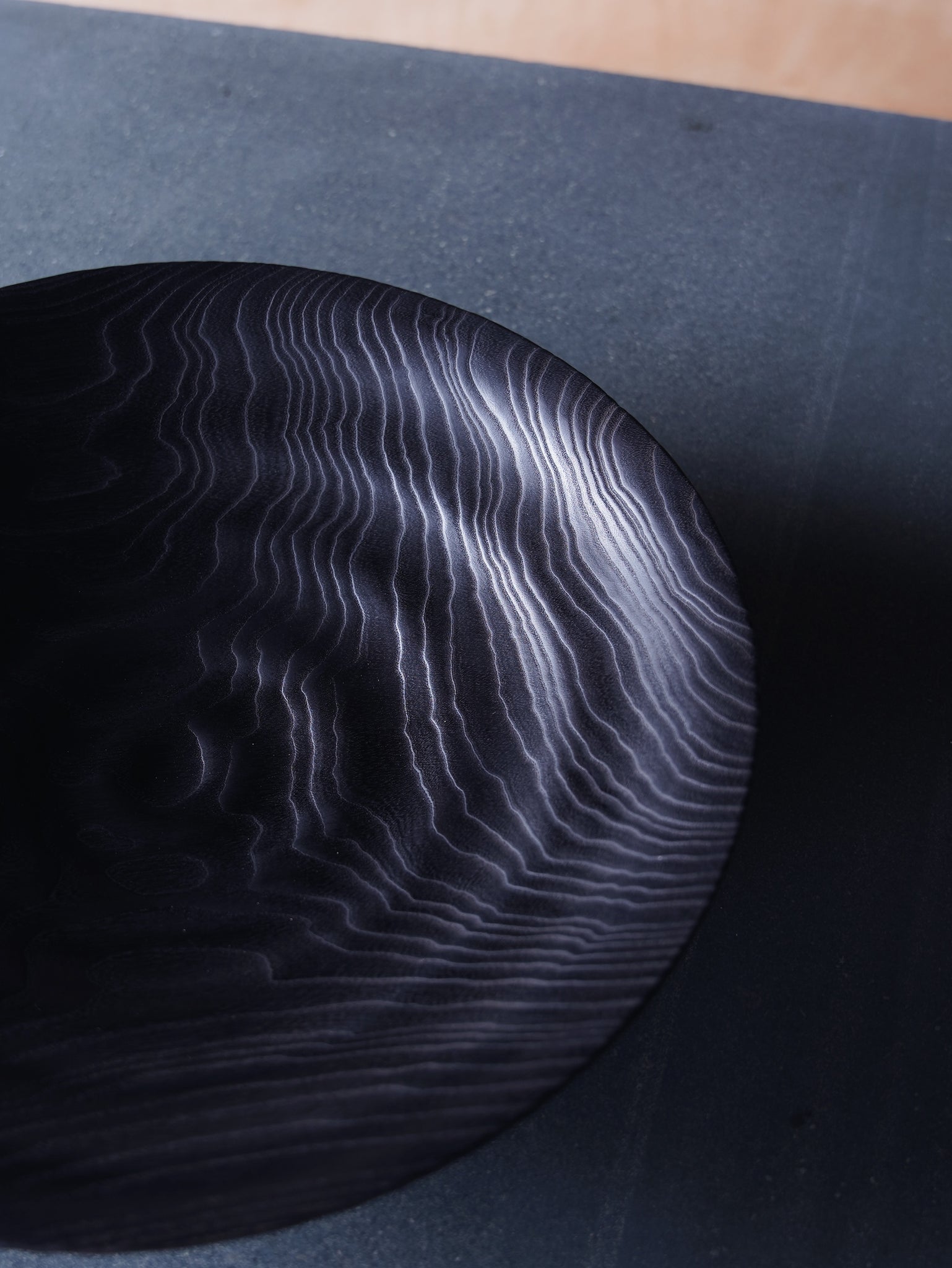 XL Waved Yakisugi Bowl - in Ash