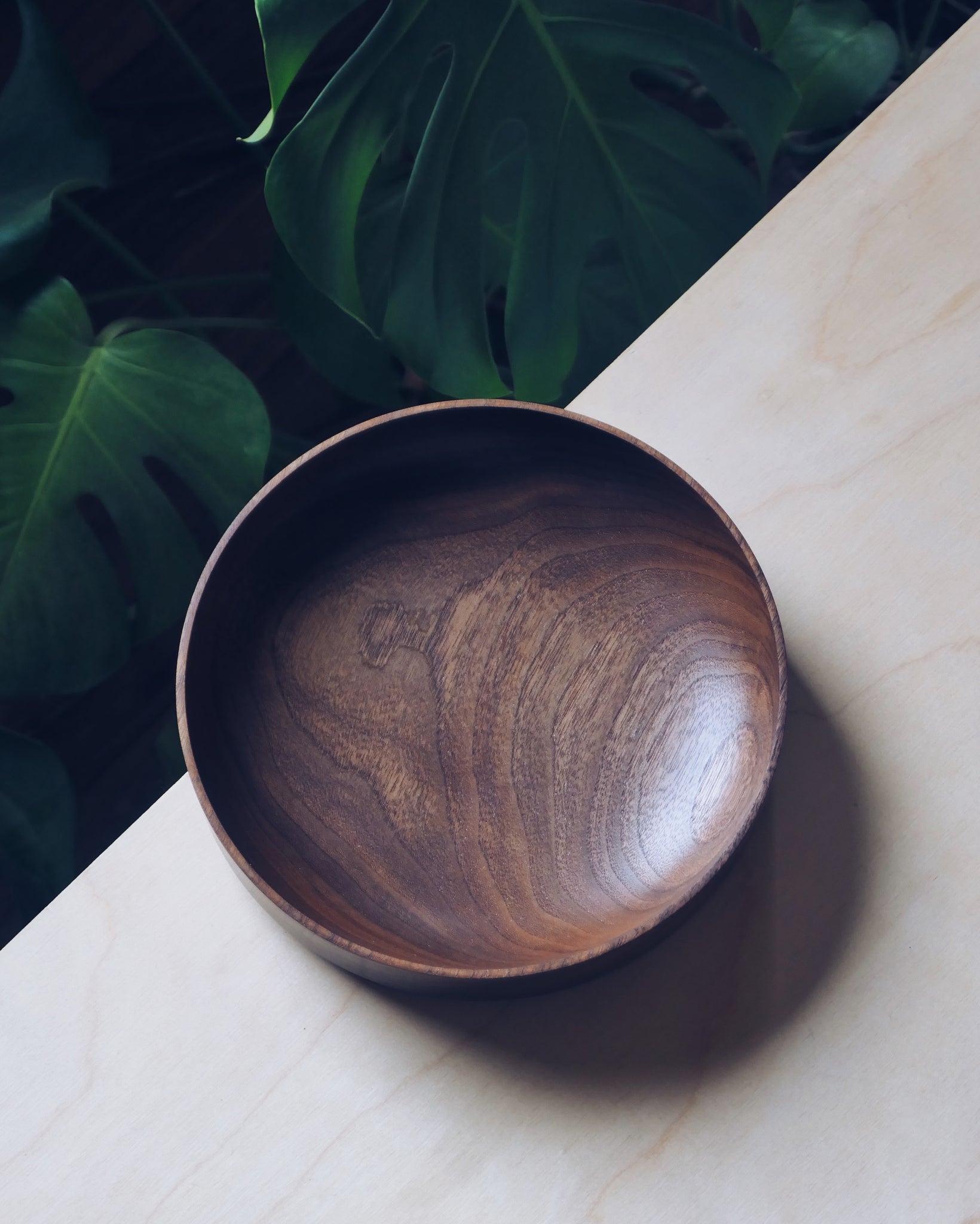 Bowl - in Walnut