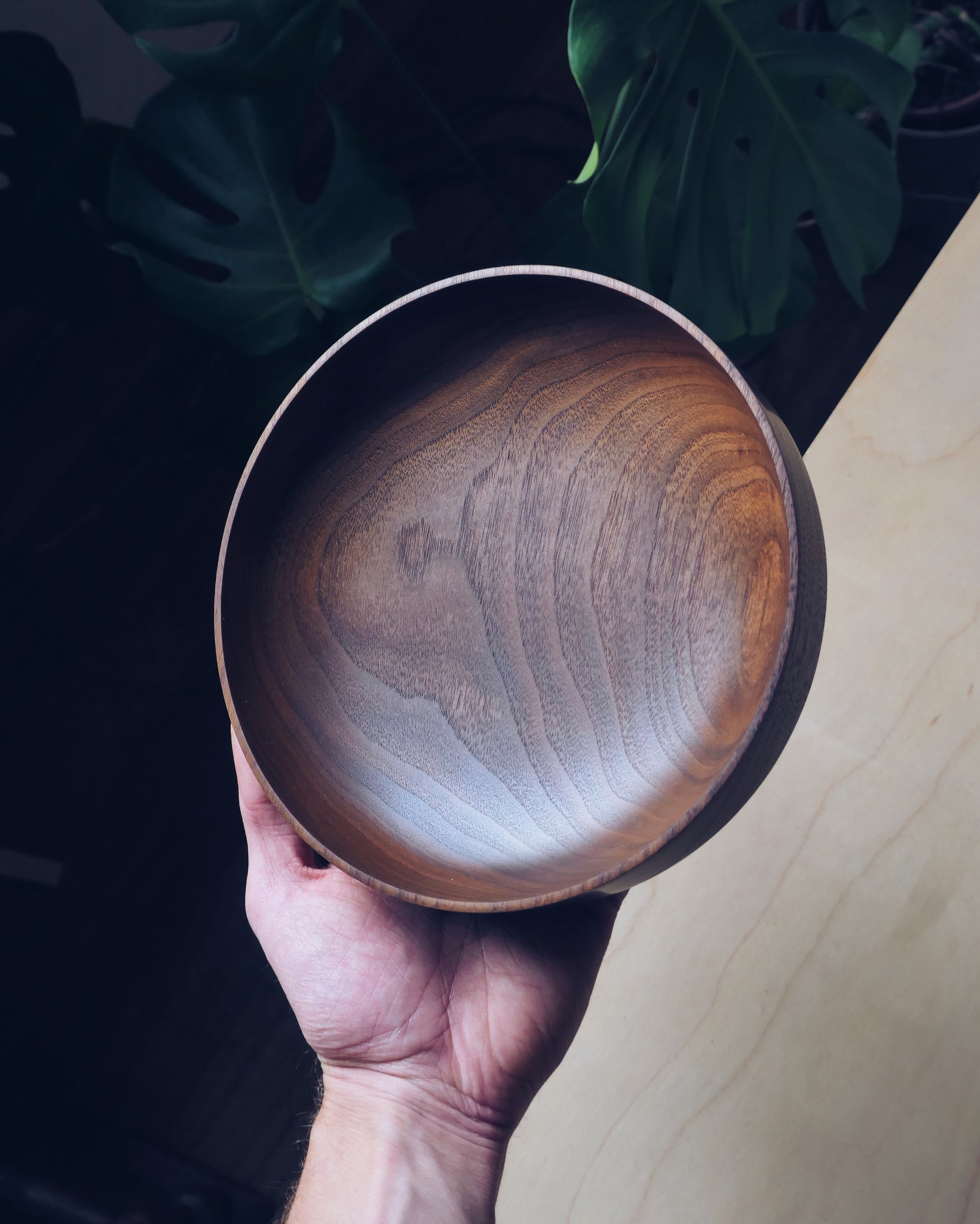 Bowl - in Walnut